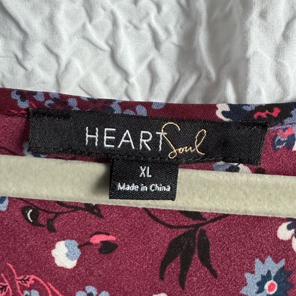 3 Blouse bundle - Picture 8 of 9